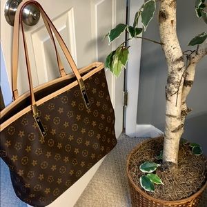 Brown tote